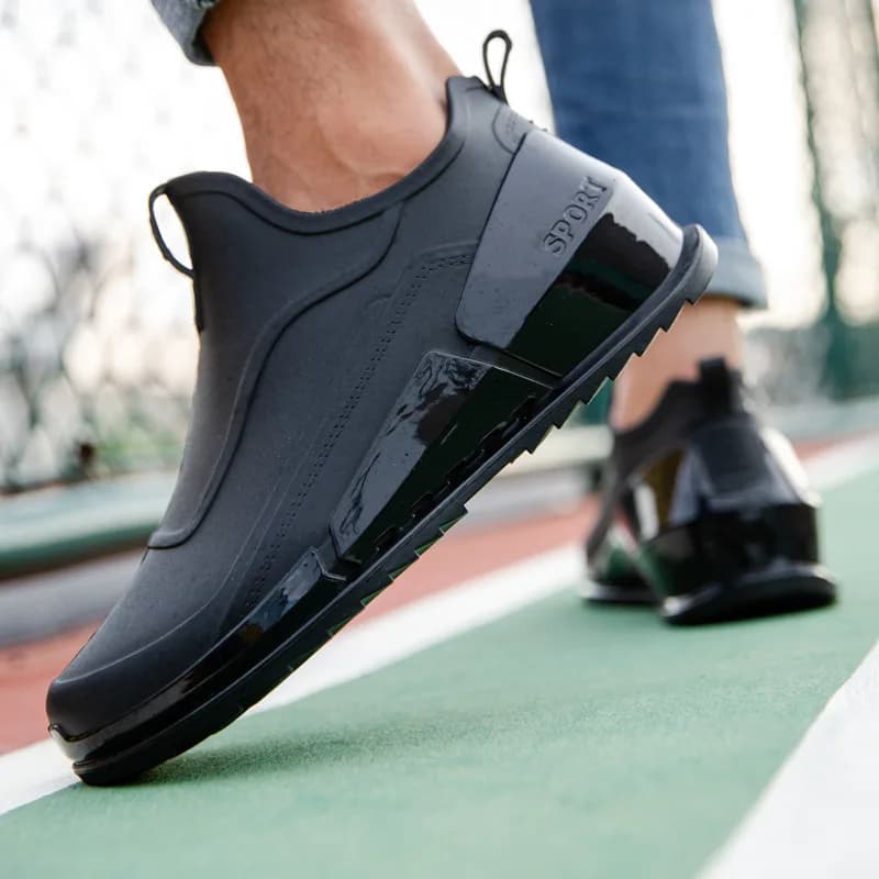 Nouvelles bottes de pluie tendance pour hommes, bottes de pluie courtes antidérapantes, chaussures en caoutchouc imperméables, bottes d'eau courtes d'été