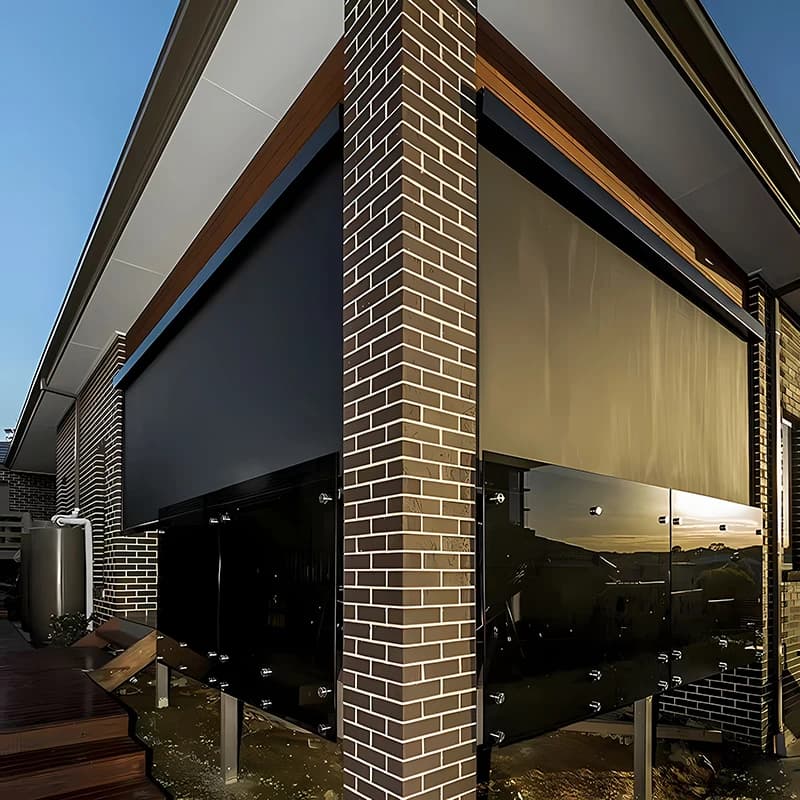 Pare-soleil à rouleau résistant au vent pour la maison : extérieur imperméable
