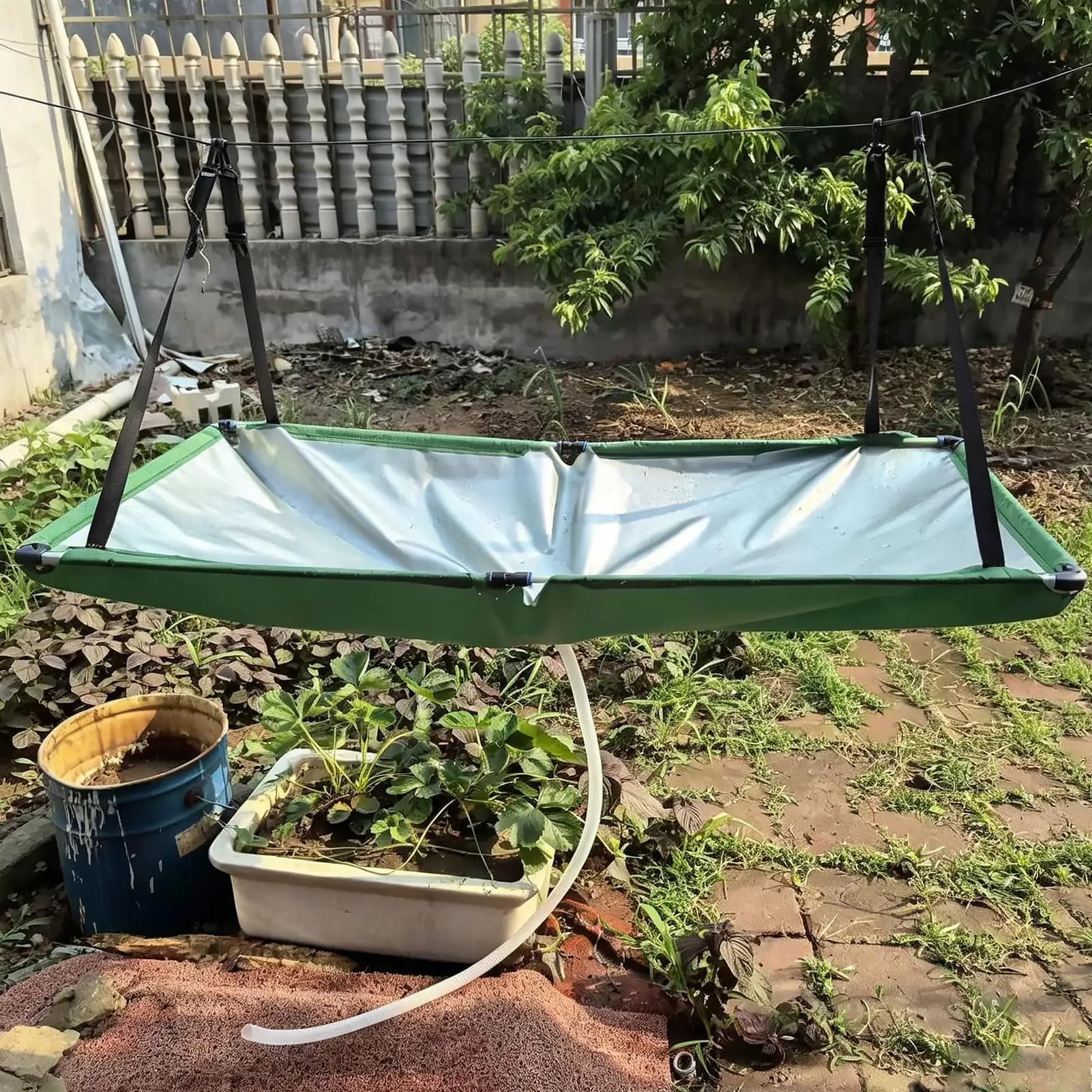 Collecteur d'eau de pluie extérieur suspendu avec tuyau d'arrosage de 1 m, tapis de récupération d'eau pour jardin, pelouse et cour arrière