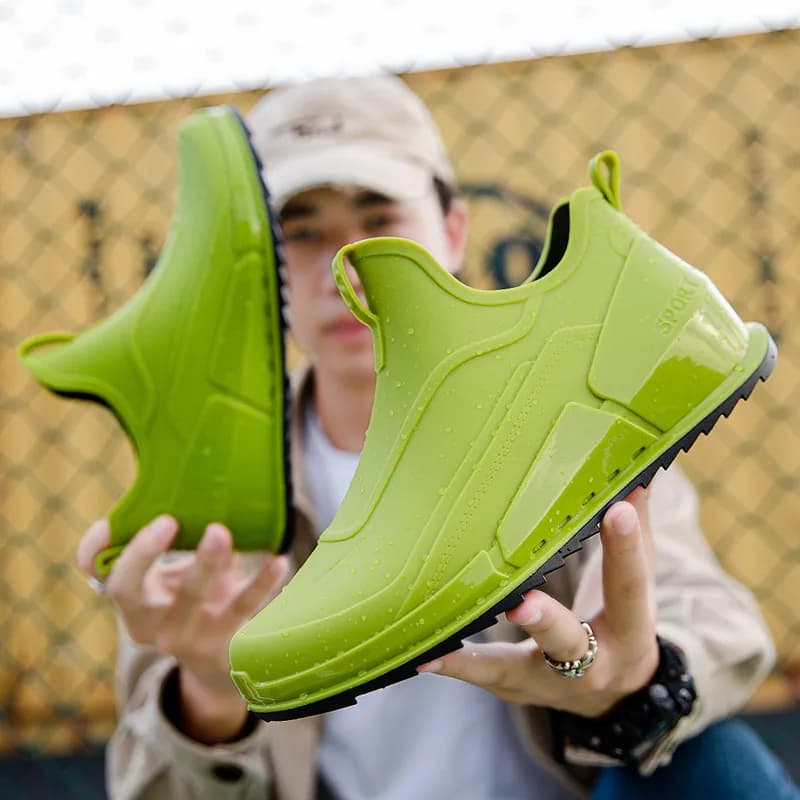 Nouvelles bottes de pluie tendance pour hommes, bottes de pluie courtes antidérapantes, chaussures en caoutchouc imperméables, bottes d'eau courtes d'été