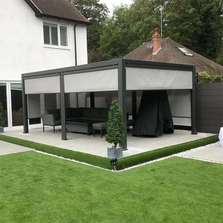 Pergola à lames orientables autoportante gris et blanc pour jardin de luxe avec paroi latérale pare-