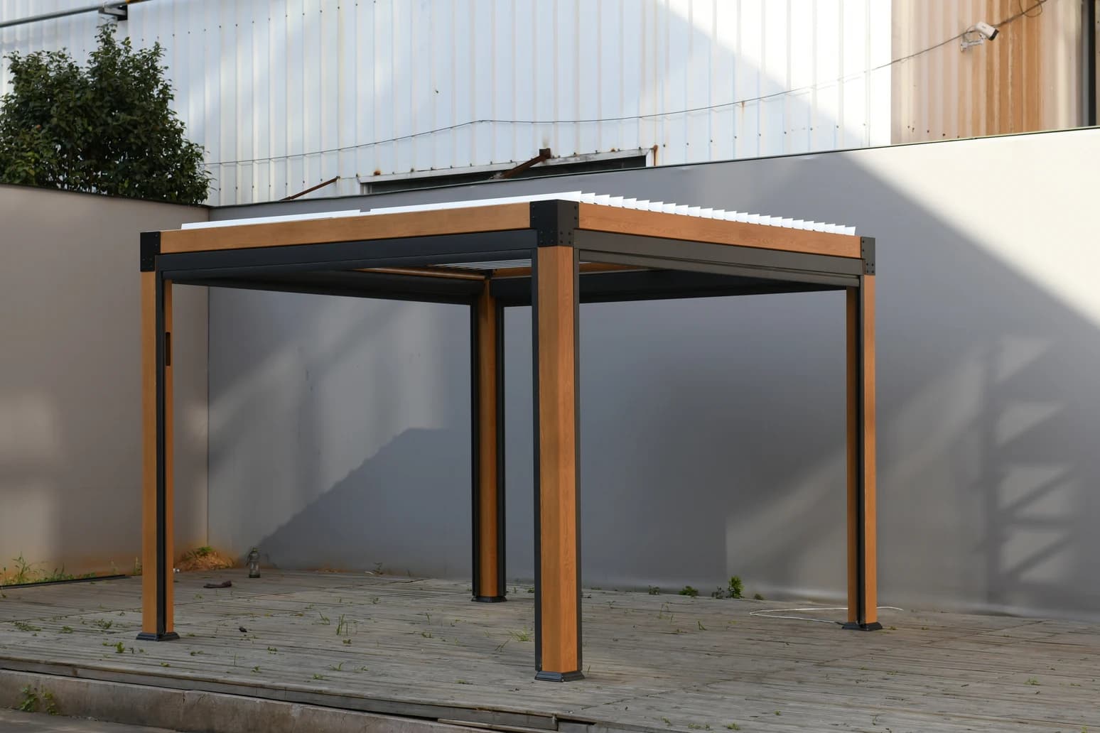 Pergola imperméable pour jardin de loisirs