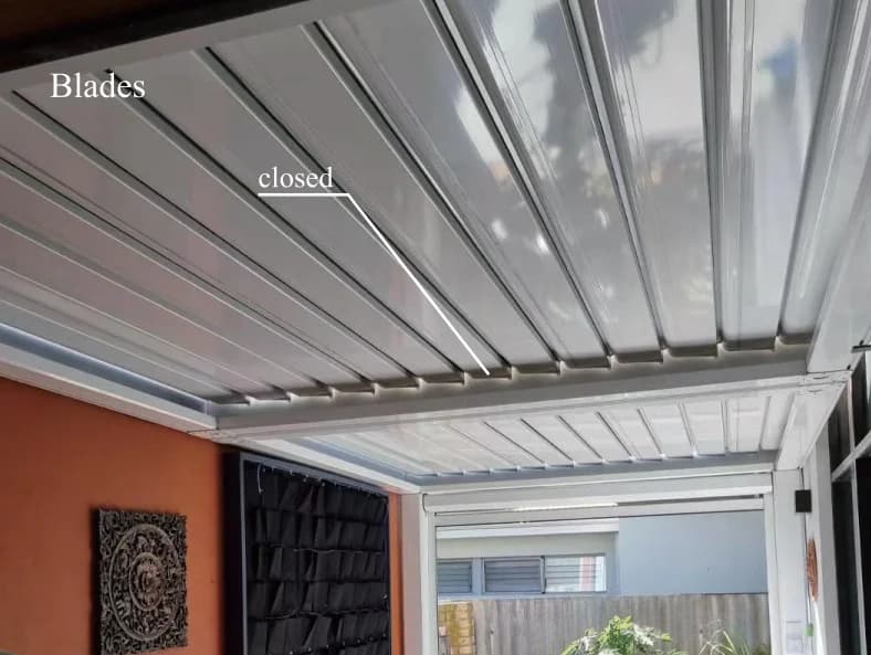 Produit très vendu : Pergola bioclimatique motorisée en aluminium de différentes tailles