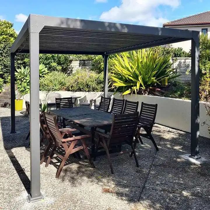 Pergola électrique à persiennes en aluminium