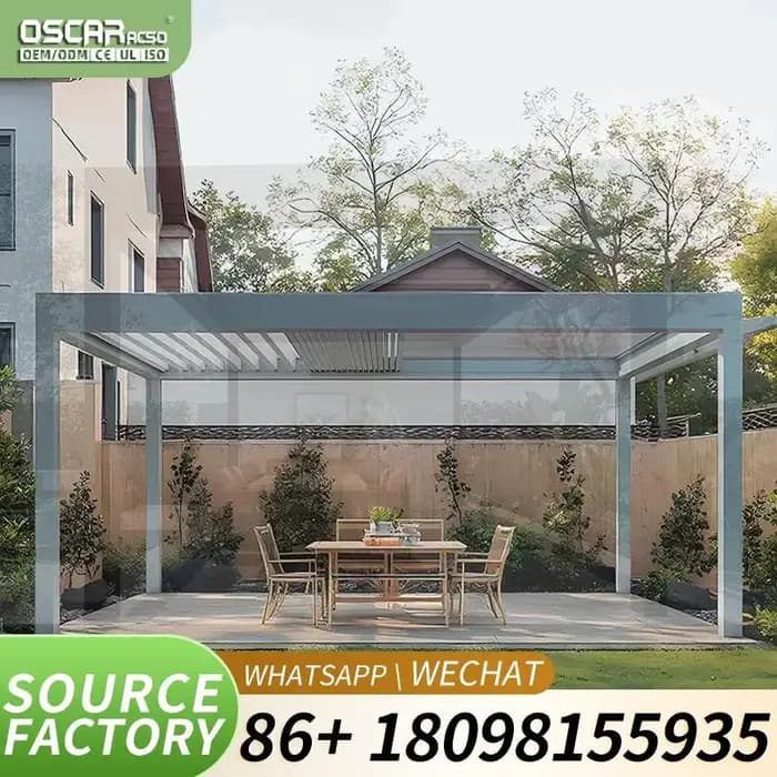 Pergola motorisée en aluminium avec toit à lames rétractables